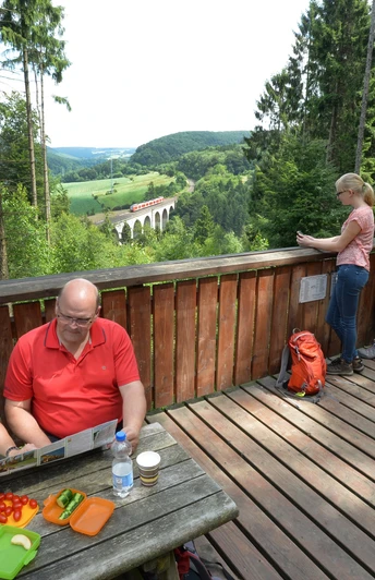 Blick von der Aussichtsplattform Dunetal auf den Kleinen Viadukt Paderborner_Höhenweg_07_2016