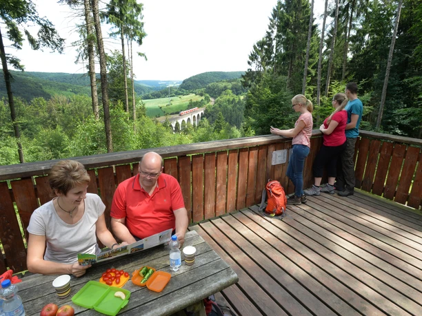 Blick von der Aussichtsplattform Dunetal auf den Kleinen Viadukt Paderborner_Höhenweg_07_2016