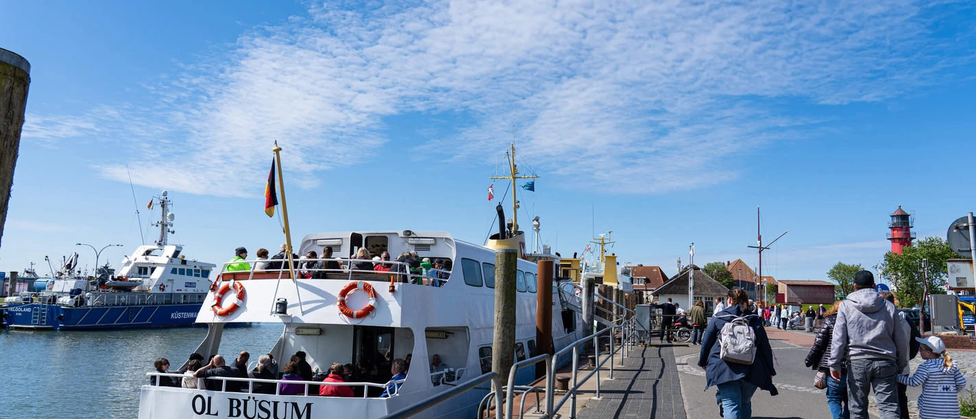 Reederei-Adler-Eils-Buesum-Hafen-Schiff-Ol-Büsum01.jpg