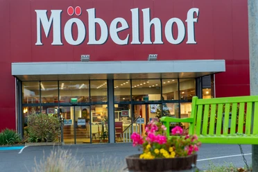 Möbelhof-2.jpg Eingang Möbelhof