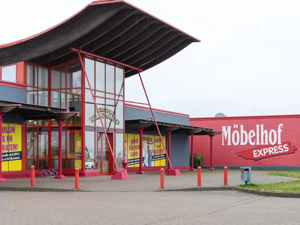 Eingang vom Möbelhof Express