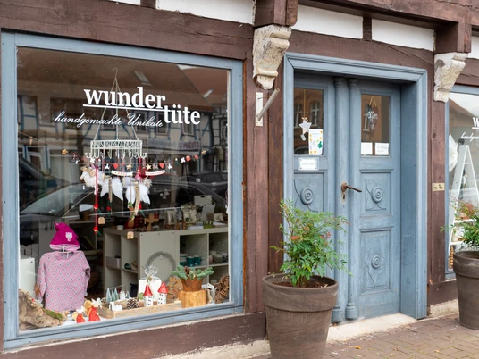 Wundertüte2021-2.jpg Schaufenster und Eingang