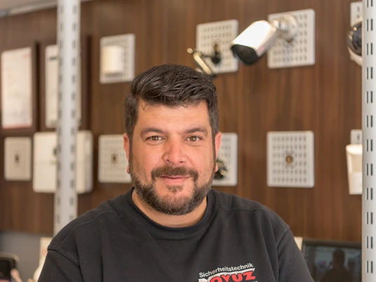 190717_Yavuz-1.jpg Portrait von Inhaber Yavuz Kavurgaci