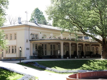 035HR - Bad Homburg - Kurpark Orangerie.JPG