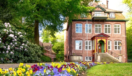Schloss Ritzebüttel, Frühling1.jpg