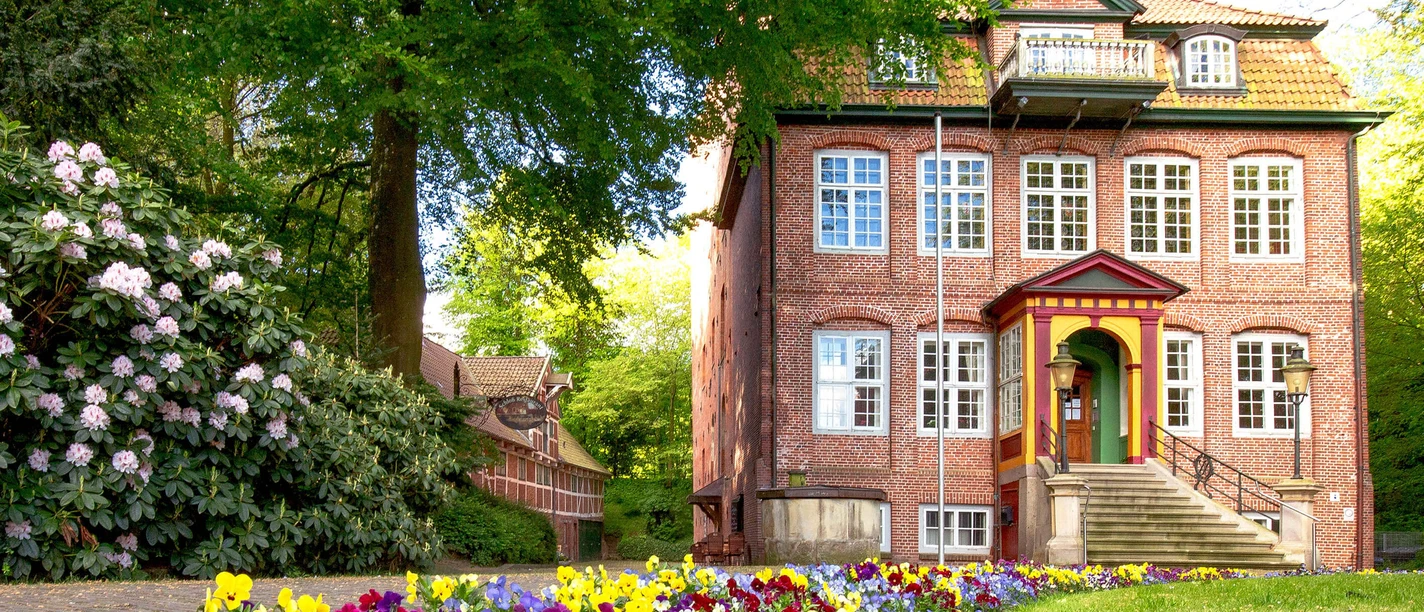 Schloss Ritzebüttel, Frühling1.jpg