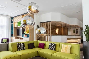 Lobby des Holiday Inn Düsseldorf-Neuss