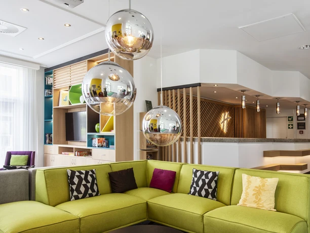 Lobby des Holiday Inn Düsseldorf-Neuss
