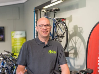 190731_Henze-1.jpg Portrait von Inhaber Manuel Schumann