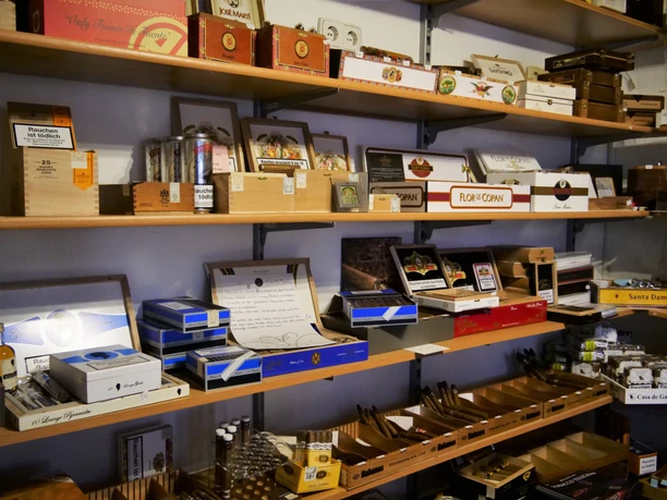 Tabakhaus-innen.jpg Zigarrenauswahl