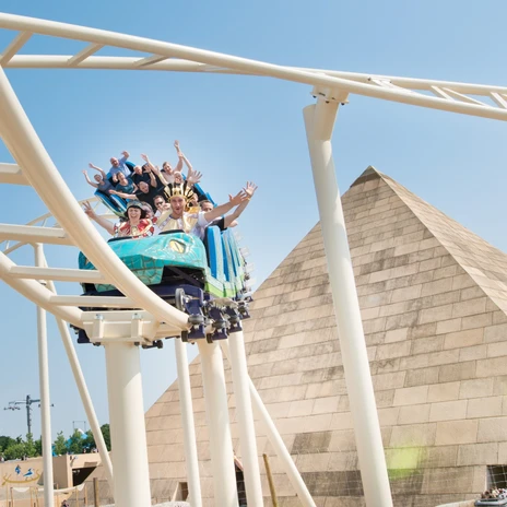 BELANTIS Cobra des Amun Ra - Aventures à Leipzig Le parc d'attractions Belantis propose de nombreux manèges.