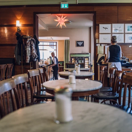 Die Einrichtung des Café Grundmann ist im Art-Deco-Stil.