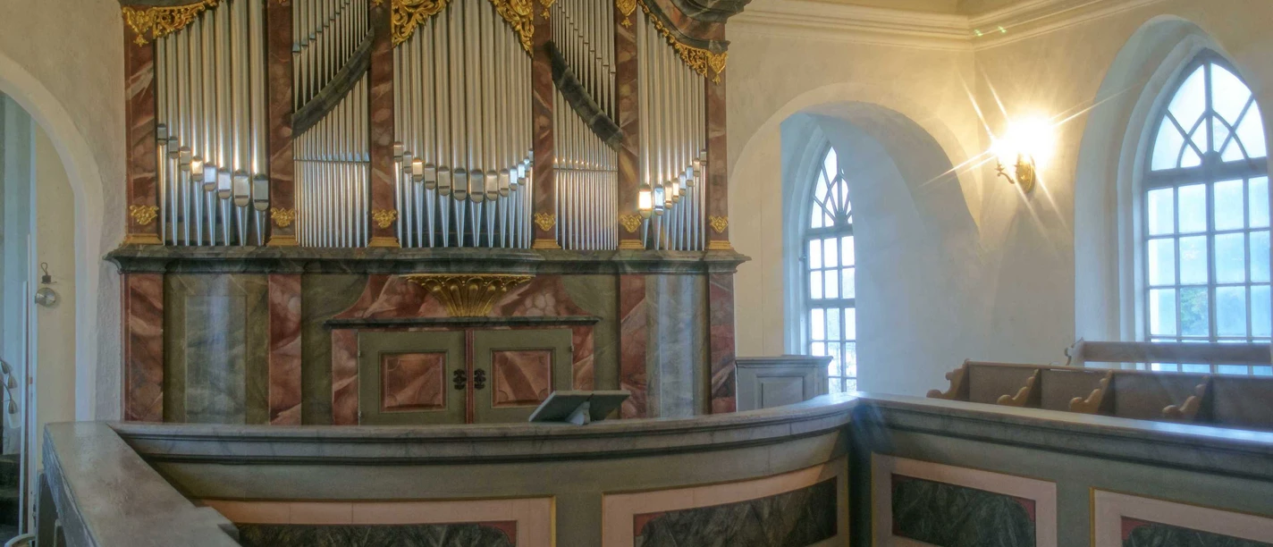 Hildebrandt-Orgel in der Kreuzkirche Störmthal Hildebrandt-Orgel in der Kreuzkirche Störmthal