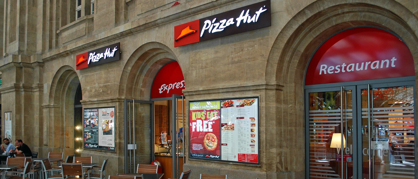 Pizza Hut na dworcu głównym - Gastronomia w Lipsku