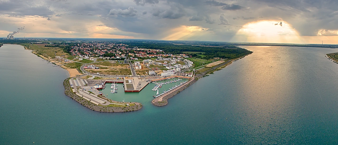 Blick auf den Hafen am Zwenkauer See
