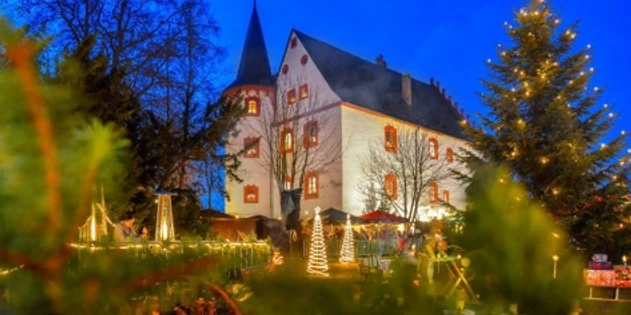 thumb_6181_Schloss_Voigtsberg_in_der_Weihnachtszeit.png