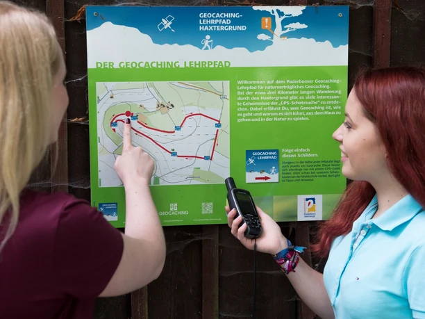 Infotafel Geocaching-Lehrpfad Geocaching Lehrpfad PB