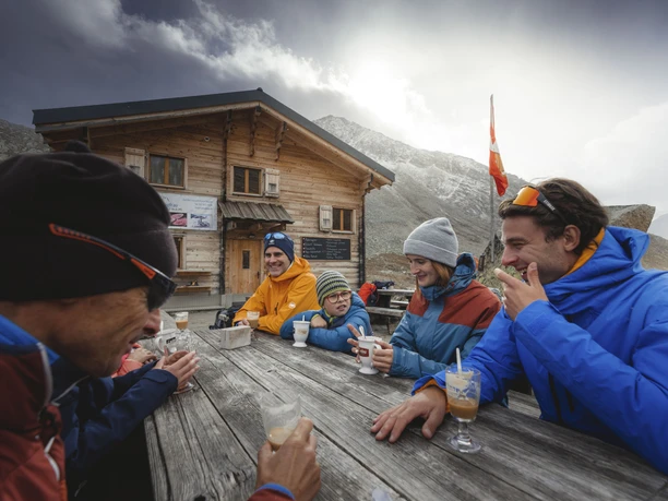 Gletschertour auf dem Grossen Aletschgletscher in der Aletsch Arena