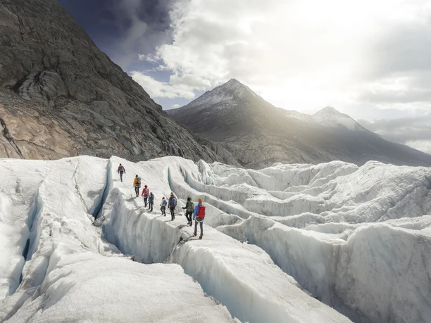 Gletschertour auf dem Grossen Aletschgletscher in der Aletsch Arena