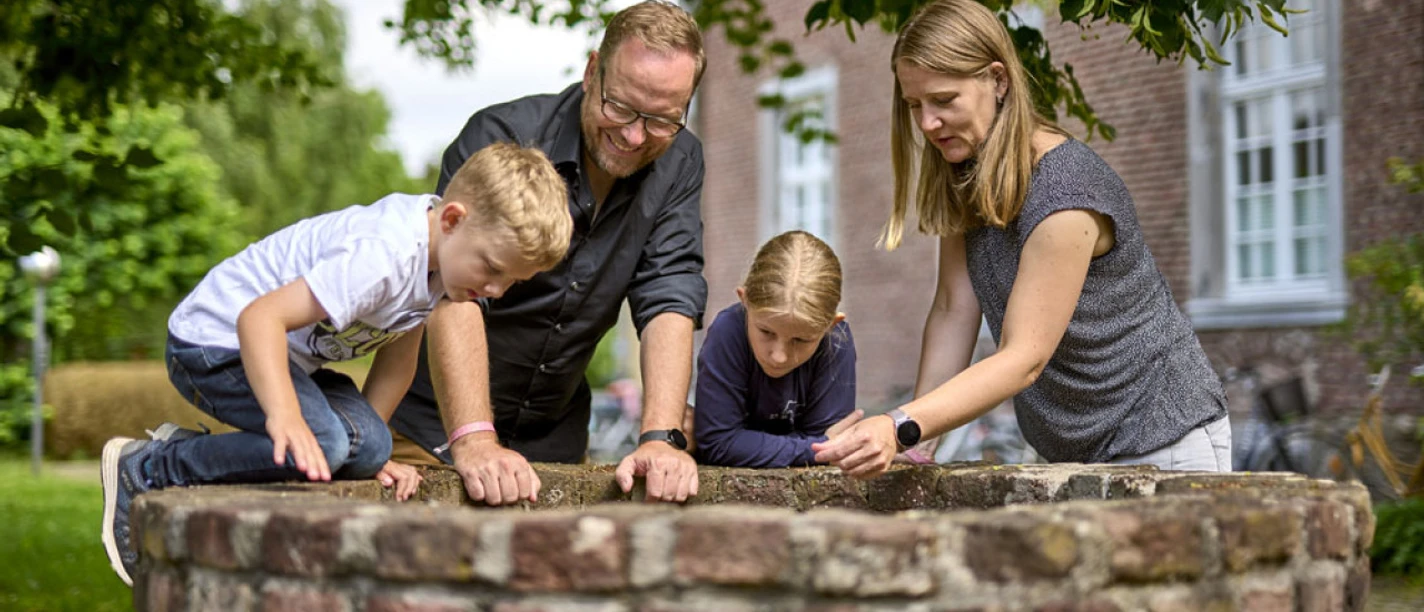 Familie am Kloster Saarn