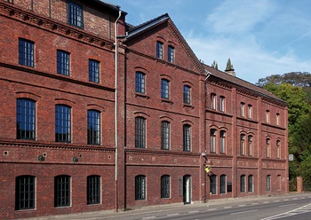 Leder und Gerbermuseum Das Leder- und Gerbermuseum Mülheim an der Ruhr ein kleines privates Museum. Auf ca. 350 Quadratmetern präsentiert das Museum die Geschichte der Mülheimer Lederindustrie und die Entwicklung der Lederherstellung. In den angrenzenden Räumen der Museumspädagogik geht es ans Leder hier finden neben Workshops auch Kindergeburtstage und Veranstaltungen statt.
