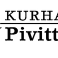 Kurhaus Pivittskrug Schwarzes Logo des Kurhauses Pivittskrug, verziert mit einem Wappen, das einen Bären zeigt.