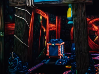 Glowgolfbahn im Innenraum Glowgolf Harz