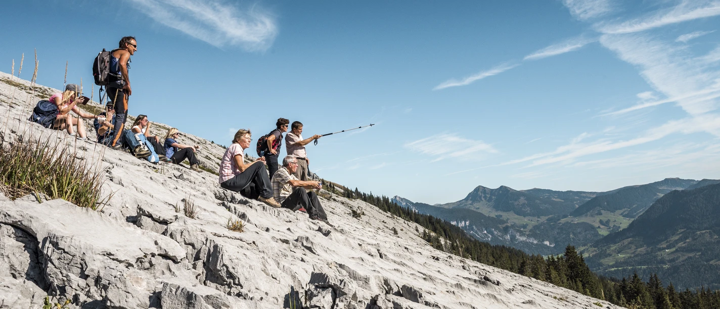 offer_img Schweiz. ganz natuerlich. Keystory in der Biosphaere Enlebuch. Unterwegs in der Karstlandschaft Schrattenfluh mit Pius und Anita Schnider.