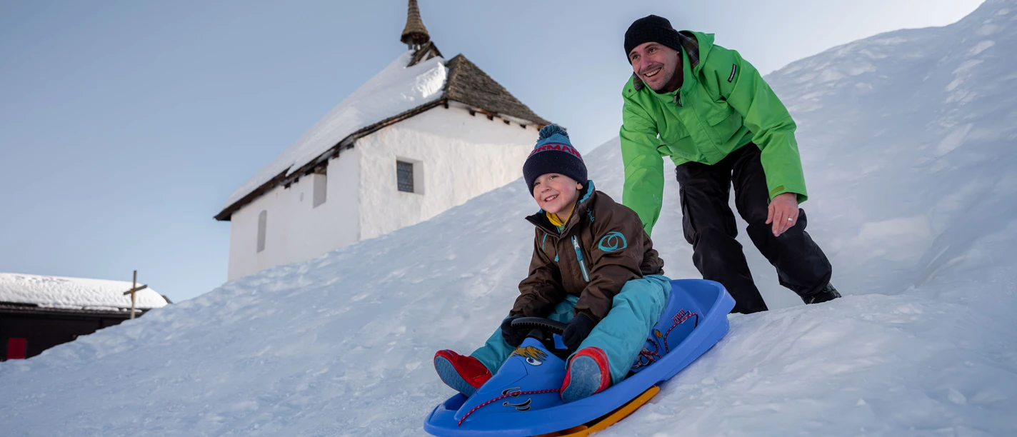 Schlitteln auf der Bettmeralp Schlitteln auf der Bettmeralp in der Aletsch Arena