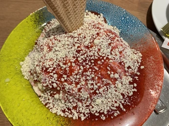 Spagetti-Eis im Eiscafé Da Vito, Albersdorf