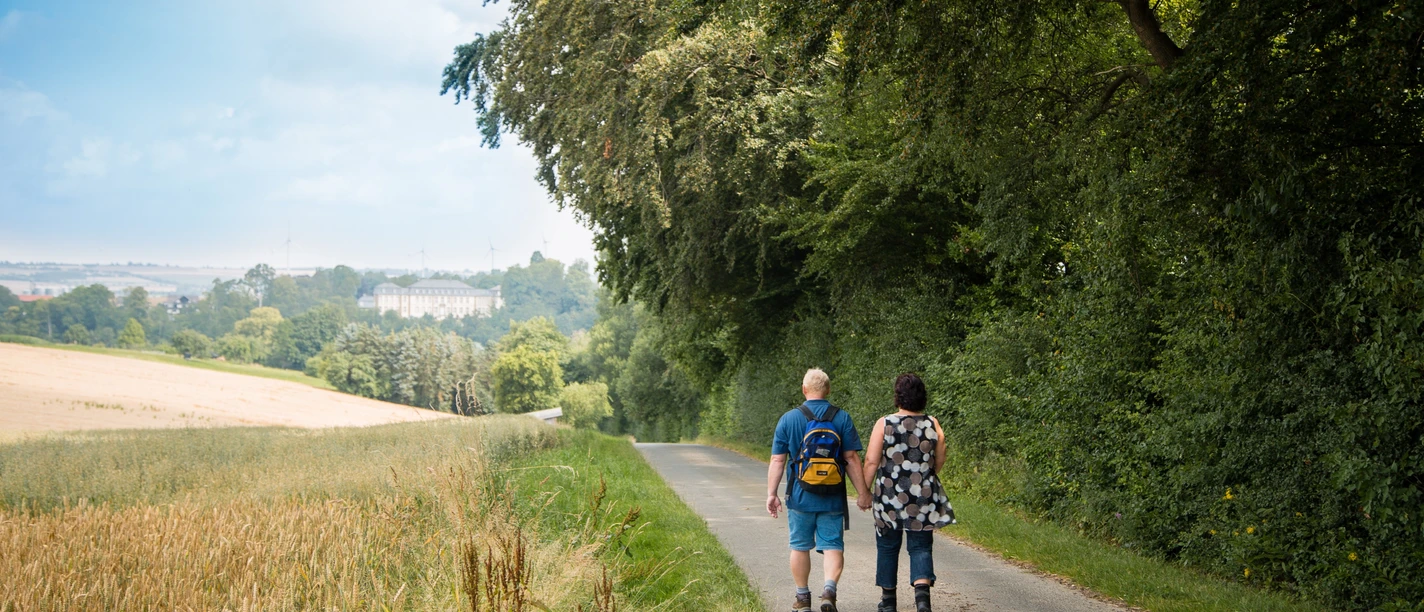 Blick aufs Schloss Fürstenberg Fürstenberg (Westfalen) ist ein Stadtteil von Bad Wünnenberg im nordrhein-westfälischen Kreis Paderborn.