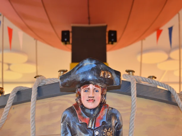 Galionsfigur am Luftschiff in der Ems-Erlebniswelt in Schloß Holte-Stukenbrock