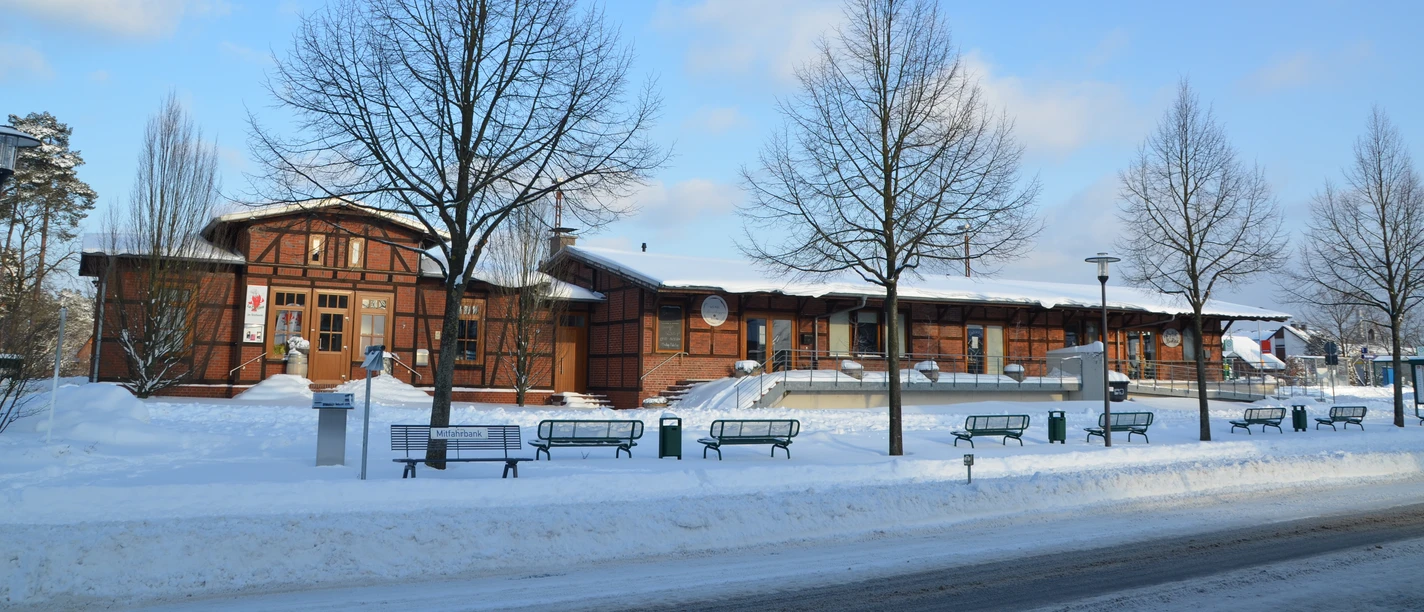Winterlicher Bahnhof von Schloß Holte-Stukenbrock