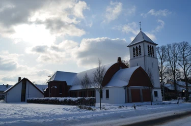 Verschneite St-Achatius-Kirche im Ortsteil Stukenbrock-Senne in Schloß Holte-Stukenbrock Verschneite St-Achatius-Kirche im Ortsteil Stukenbrock-Senne in Schloß Holte-Stukenbrock