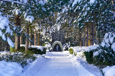 Winterliche Mariengrotte im Ortsteil Liemke in Schloß Holte-Stukenbrock Winterliche Mariengrotte im Ortsteil Liemke in Schloß Holte-Stukenbrock