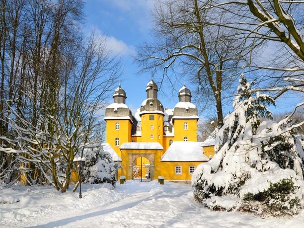 Winterliches Jagdschloss in Schloß Holte-Stukenbrock Winterliches Jagdschloss in Schloß Holte-Stukenbrock