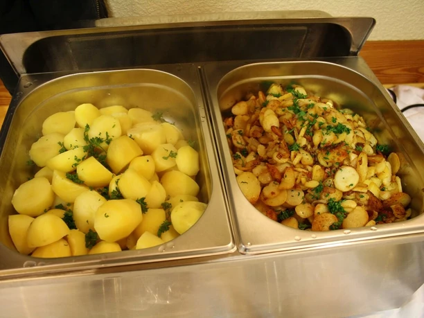 Essensangebot in der Linde