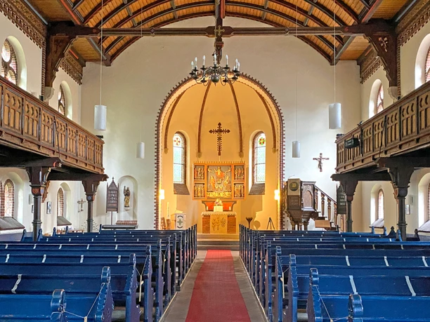 Kirchenschiff der St.-Antonius-Kirche in Fintel