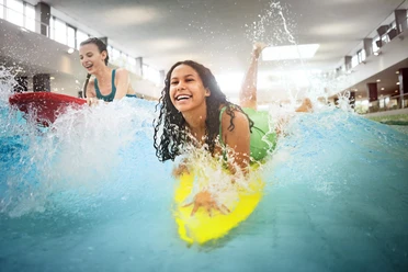 Surfen in der Salztherme in Lüneburg Surfen in der Salztherme in Lüneburg