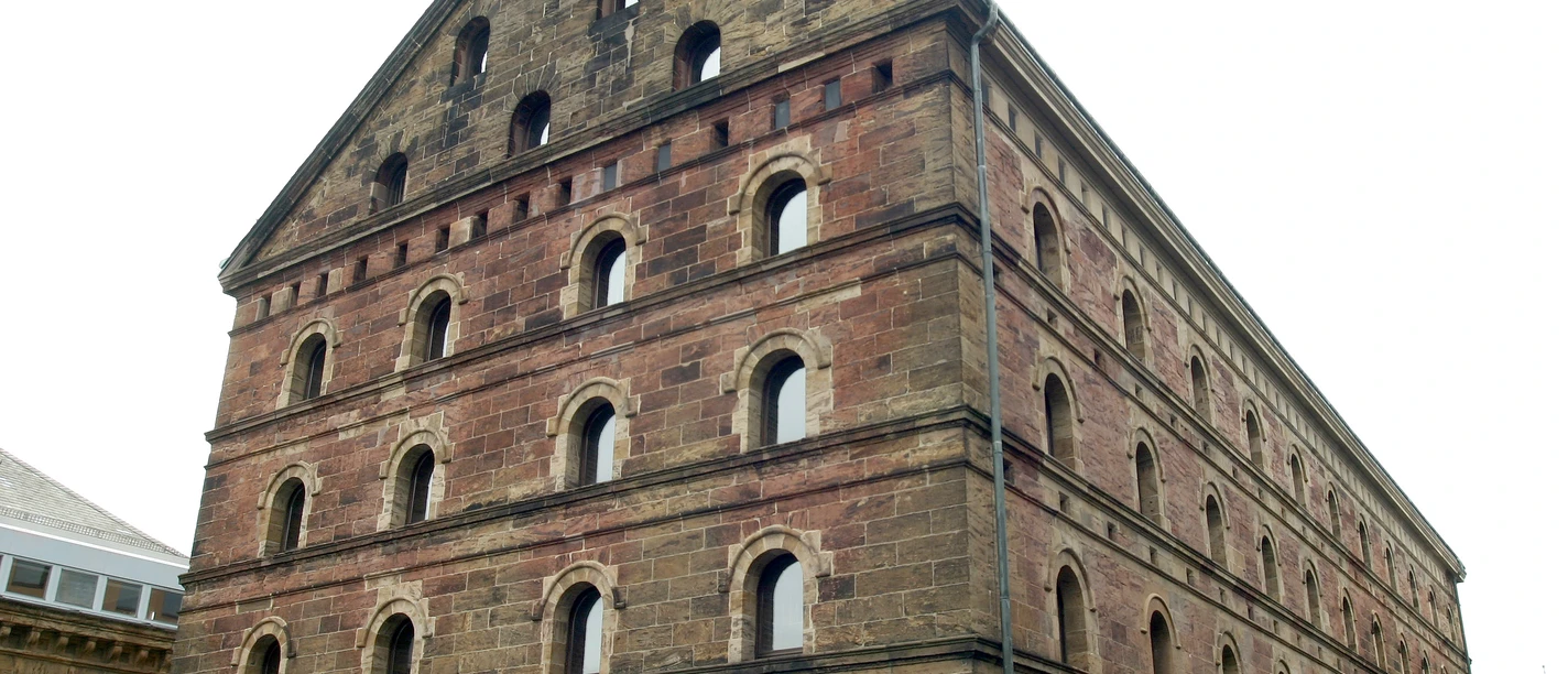 Das Bild zeigt das ehemalige Proviantmagazin