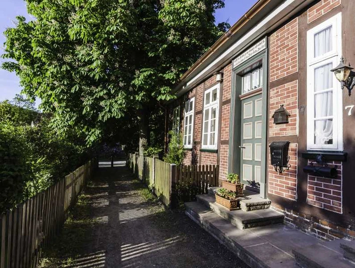 Fachwerkhaus in Müden (Örtze) Fachwerkhaus in Müden Heideschleife RundwanderwegHalf-timbered house in Müden Heideschleife circular hiking trailBindingsværkshus i Müden Heideschleife cirkulær vandrestiVakwerkhuis in Müden Heideschleife rondwandelroute