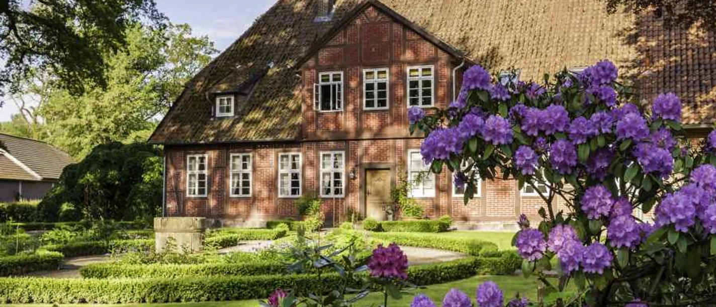 Müden (Örtze) Bauernhaus auf der Heideschleife Hike on the Müden heath loop