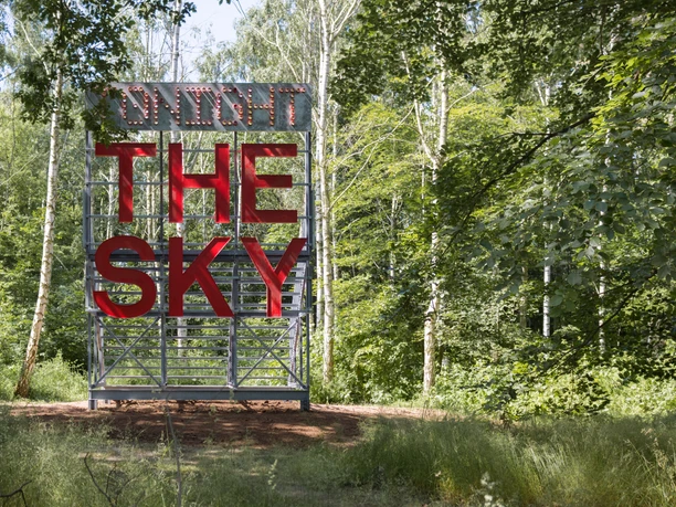 Tonight the Sky - Kunstwerk von Michael Krenz (Halle). Zu finden am Kunstweg "Zwischen Welt und Kosmos", der die Arsche Nebra mit dem Fundort der Himmelsscheibe von Nebra verbindet. Tonight the Sky - Kunstwerk von Michael Krenz (Halle)