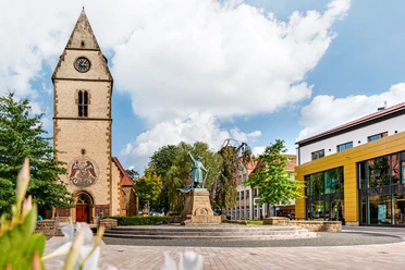 Steinhagen Dorfkirche Ev. Dorfkirche Steinhagen mit Bibliotheksgebäude
