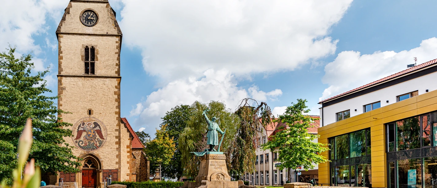 Steinhagen Dorfkirche Ev. Dorfkirche Steinhagen mit Bibliotheksgebäude