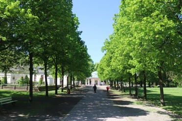 Historischer Kurpark mit Brunnentempel Historischer Kurpark mit Brunnentempel