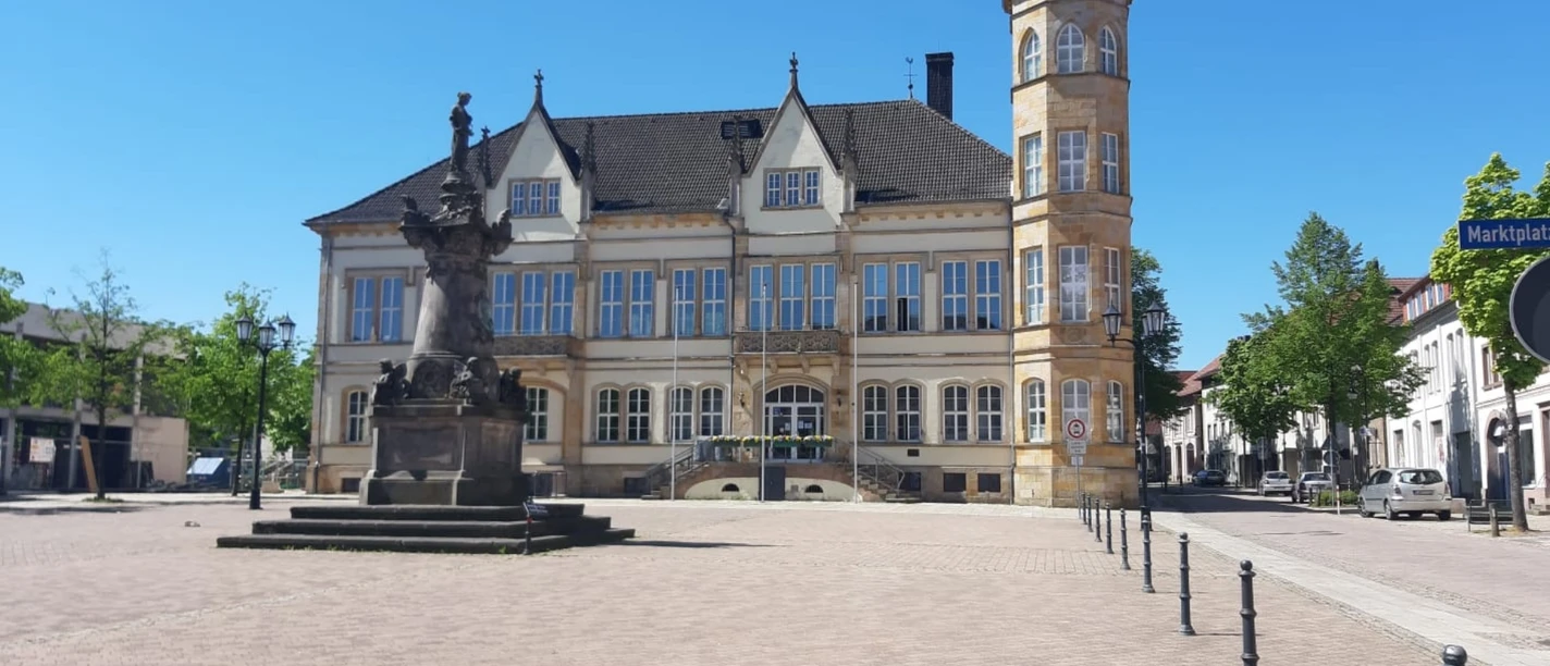 Rathaus Horn Das historische Rathaus Horn aus dem Spätmittelalter mit markantem Turm prägt den Rathausplatz.