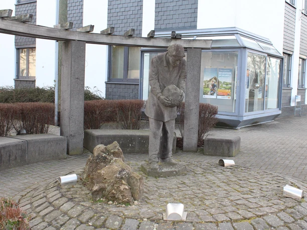 Denkmal "Schrotteler" Denkmal "Schrotteler"