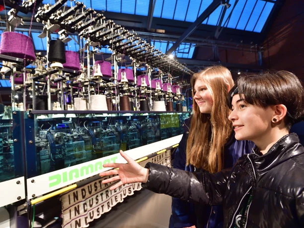 Flachrundstrickmaschine aus 1994 Schmidtfoto