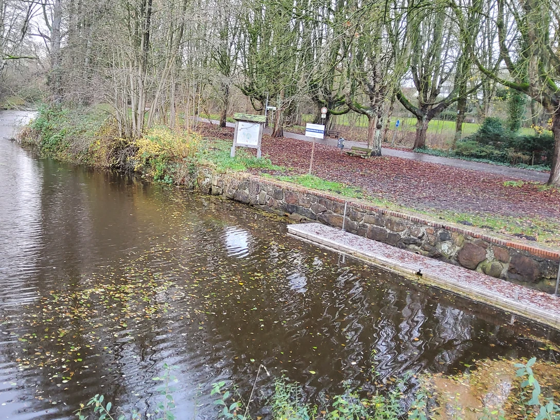 Kanu: Ein- und Ausstiegsstelle Bremervörde "Amtsallee" Kanu: Ein- und Ausstiegsstelle Bremervörde "Amtsallee"